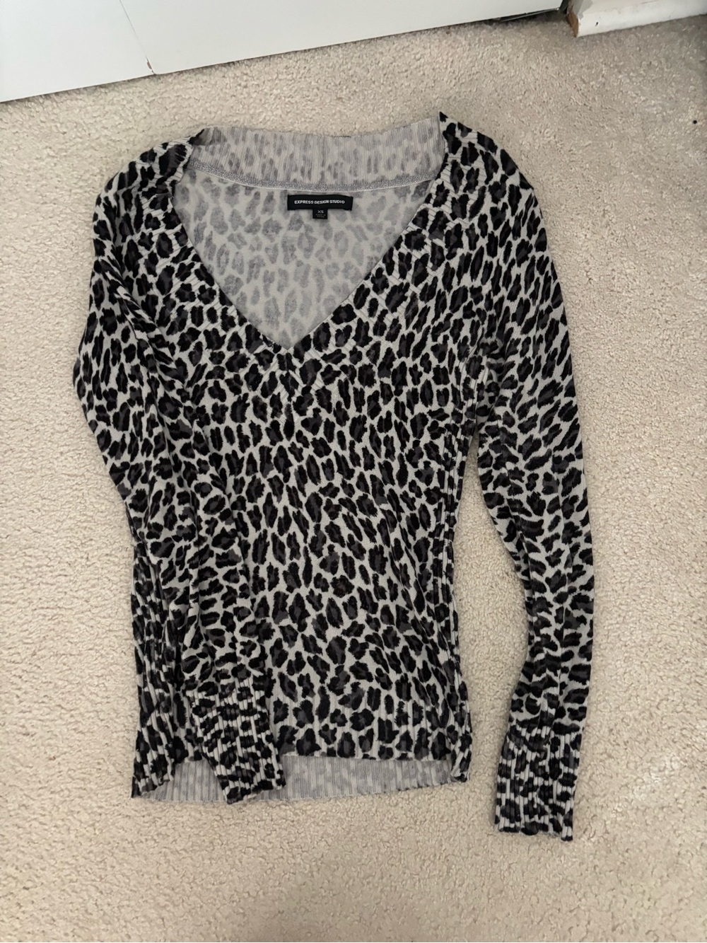 Express Leopard Print V-Neck Sweater in Black & Gray